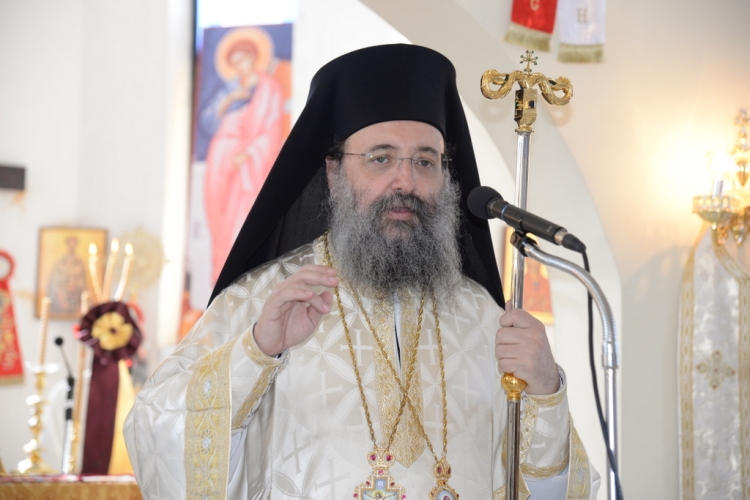 Οργισμένη απάντηση του Μητροπολίτη Πατρών στον υπουργό Παιδείας: "Κι εσείς κ. Φίλη και όλοι μας ξέρουμε γιατί τα παιδιά μας δεν μιλάνε καλά Ελληνικά!"