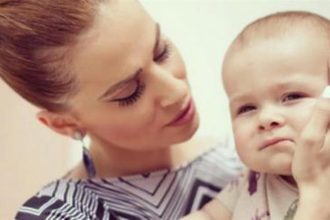 Η Νάντια Μπουλέ βάφτισε τον γιο της κολλητής της Φωτεινής, κόρης του Χρήστου Πατούχα - ΦΩΤΟΓΡΑΦΙΕΣ