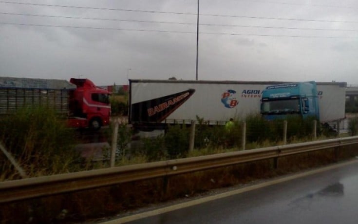 "Δίπλωσε" νταλίκα στον Περιφερειακό της Θεσσαλονίκης