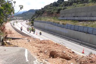 Κυνηγοί χαλκού ... άρπαξαν 35 μέτρα καλώδιο από εργοτάξιο της Ολυμπίας Οδού!