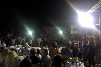 Πάτρα: Παραδόθηκε ο 17χρονος "μηχανόβιος" που σκόρπισε τον πανικό σε σχολική γιορτή και έστειλε στο Νοσοκομείο ένα μικρό παιδί