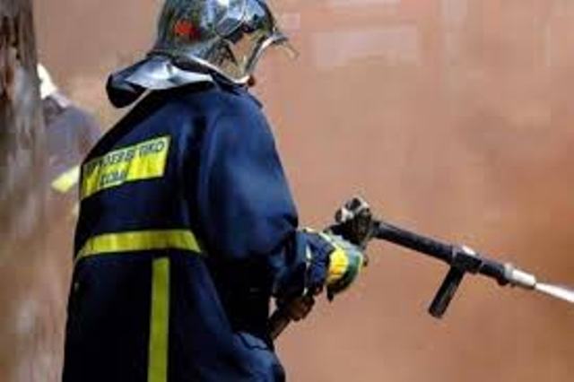 Πάτρα: Μηχανάκια τυλίχτηκαν στις φλόγες