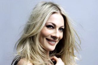 Σμαράγδα Καρύδη: Δεν κάνω μπάνιο με κόσμο, δεν θέλω να με κοιτάνε