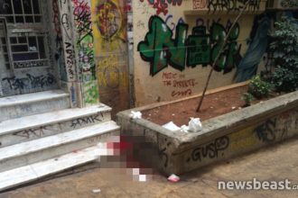 Εξάρχεια: Εξέπνευσε ο άνδρας που πυροβόλησαν κουκουλοφόροι