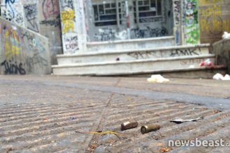 ΦΩΤΟΡΕΠΟΡΤΑΖ από την μαφιόζικη επίθεση στα Εξάρχεια