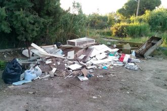 Πάτρα: Μετέτρεψαν σε χωματερή έκταση στο Ρίο - 20 δρομολόγια για να καθαριστεί ο χώρος