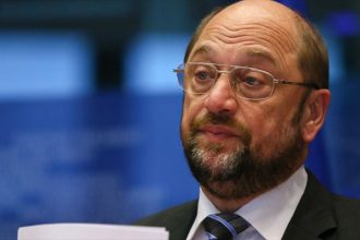 Η απάντηση του Σουλτς στους δικηγόρους του Αιγίου: "Η κυβέρνησή σας επιβάλλει σκληρά μέτρα, όχι εμείς"