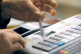 Ταμειακές μηχανές σε δικηγόρους, γιατρούς, μηχανικούς