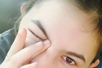 Το "αντίο" του Κωνσταντίνου Μαρκέτου στην ξαδερφούλα του: "Μαζί με την γιαγιά μας στον παράδεισο"