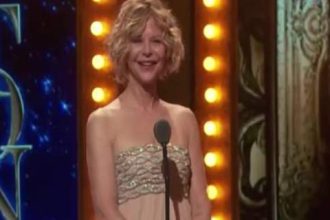 H Μεγκ Ράιαν με πρησμένο πρόσωπο στα Tony - BINTEO