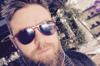 Γιάννης Βαρδής για τον αείμνηστο Ανδρέα Παπανδρέου: «Η αρχή του κακού, το μεγάλο παραμύθι»