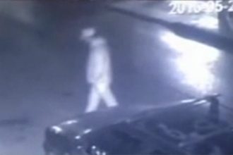 ΒΙΝΤΕΟ ΝΤΟΚΟΥΜΕΝΤΟ από διάρρηξη σε πιτσαρία στην Πάτρα - Ο δράστης άρπαξε το κουτί με τις δωρεές για το Χαμόγελο του Παιδιού