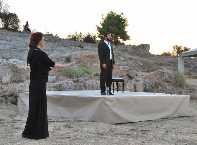 Αρχαίο Θέατρο Αιγείρας: Μαγευτική η παράσταση «Το αμάρτημα της μητρός μου» ΦΩΤΟΓΡΑΦΙΕΣ