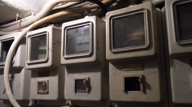 «Κατεβάζει διακόπτες» την ερχόμενη Δευτέρα η ΔΕΗ