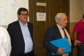 Πάτρα: Στο εδώλιο του... κατηγορουμένου την Τετάρτη ο Δήμαρχος Κώστας Πελετίδης - Συγκέντρωση συμπαράστασης εργαζομένων έξω από το δικαστικό μέγαρο