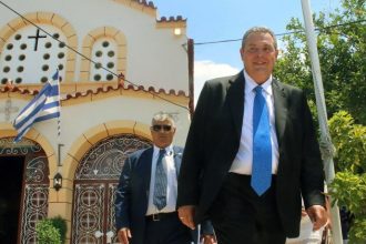 Ο Καμμένος βάφτισε τον γιο του υποπλοιάρχου που σκοτώθηκε στην Κίναρο - ΔΕΙΤΕ ΒΙΝΤΕΟ