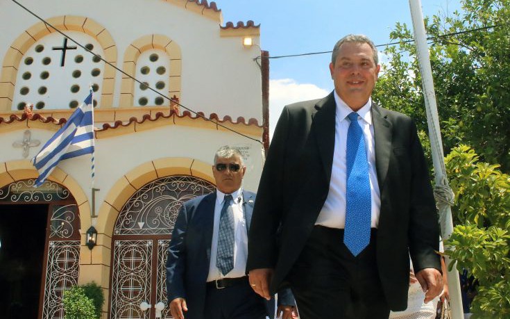 Ο Καμμένος βάφτισε τον γιο του υποπλοιάρχου που σκοτώθηκε στην Κίναρο - ΔΕΙΤΕ ΒΙΝΤΕΟ