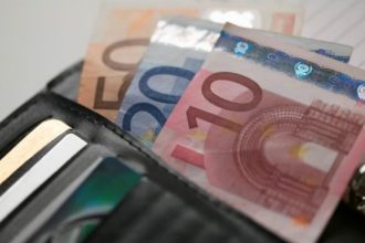 Με "ταχύτητες" η συνταξιοδότηση των μητέρων με ανήλικα τέκνα