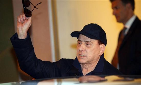 Ο Μπερλουσκόνι πήρε εξιτήριο