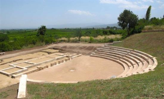 Επισκέψιμοι οι Μακεδονικοί Τάφοι των Λευκαδίων και το θέατρο αρχαίας Μίεζας