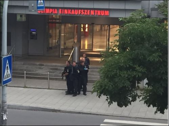 Τηλεφωνική γραμμή για τους Έλληνες στο Μόναχο