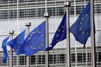 Κομισιόν: 11 εκ. ευρώ σε Ελλάδα και Ιταλία για το προσφυγικό