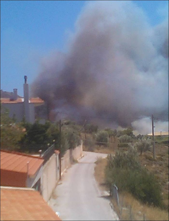 Απειλούνται σπίτια στην Κερατέα - ΦΩΤΟΓΡΑΦΙΕΣ