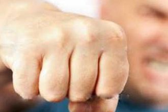 Ηλεία: Πήγαν να λιντσάρουν οδηγό αυτοκινήτου που προκάλεσε τροχαίο με δικυκλιστή