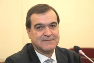 "ΝΤΟΥ" των οικονομικών εισαγγελέων στο σπίτι του Βγενόπουλου