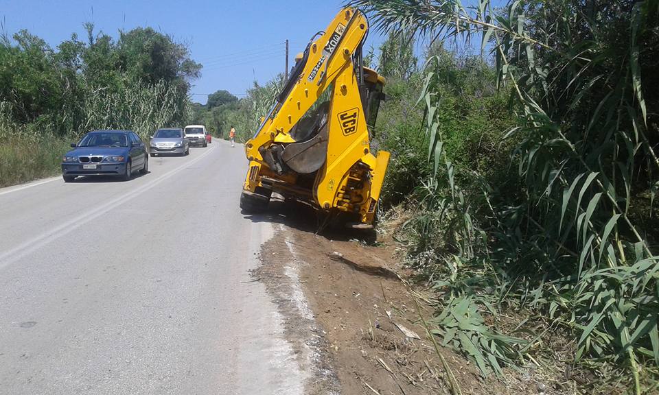 Δήμος δυτικής Αχαΐας: Καθάρισε την παλαιά εθνική οδό Κάτω Αχαΐας – Αράξου