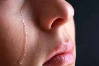 Ελεύθερος ο πατέρας, στη φυλακή ο σύντροφος για τον βιασμό του 12χρονου