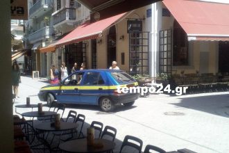 Πάτρα: Κρατικό όχημα "καβαλάει" τον πεζόδρομο της Ρήγα Φεραίου! ΔΕΙΤΕ ΦΩΤΟΓΡΑΦΙΕΣ και ΒΙΝΤΕΟ