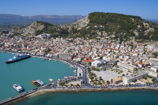 Ζάκυνθος: Άρχισαν τα απευθείας δρομολόγια από το Πρίντεζι στο νησί