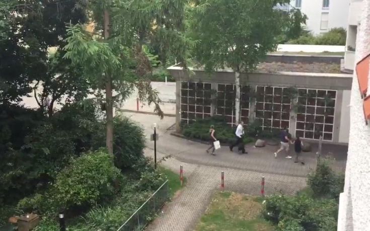 Mόναχο: Πυροβολισμοί σε εμπορικό κέντρο - Πολλοί νεκροί και τραυματίες - "Άρωμα" τρομοκρατίας - Ελικόπτερα με ελεύθερους σκοπευτές στην πόλη -ΝΕΟΤΕΡΑ - ΦΩΤΟ - LIVE EIKONA