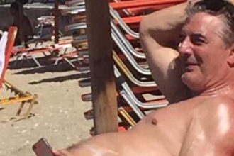 Στην Κρήτη για διακοπές ο «Mr. Big» του Sex & the City!