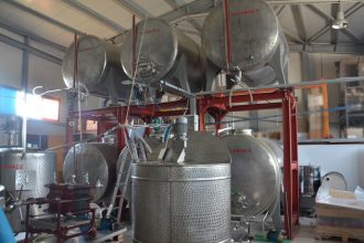 Κατασχέθηκαν τεράστιες ποσότητες λαθραίου αλκοόλ στην Ελλάδα - Ερχόταν από την Βουλγαρία - ΦΩΤΟΓΡΑΦΙΕΣ - ΒΙΝΤΕΟ