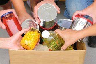 Δυτική Αχαΐα: Συνεχίζεται η συγκέντρωση τροφίμων για το Κέντρο Φιλοξενίας Μεταναστών στη Μυρσίνη