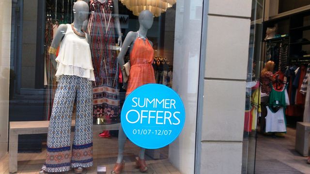 Πάτρα: "Βουτιά" στις τιμές στην τοπική αγορά - Έρχονται και οι εκπτώσεις