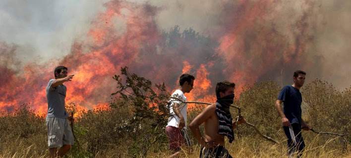Πύρινη κόλαση στην Εύβοια – Ανεξέλεγκτη η φωτιά, στάχτη χιλιάδες στρέμματα