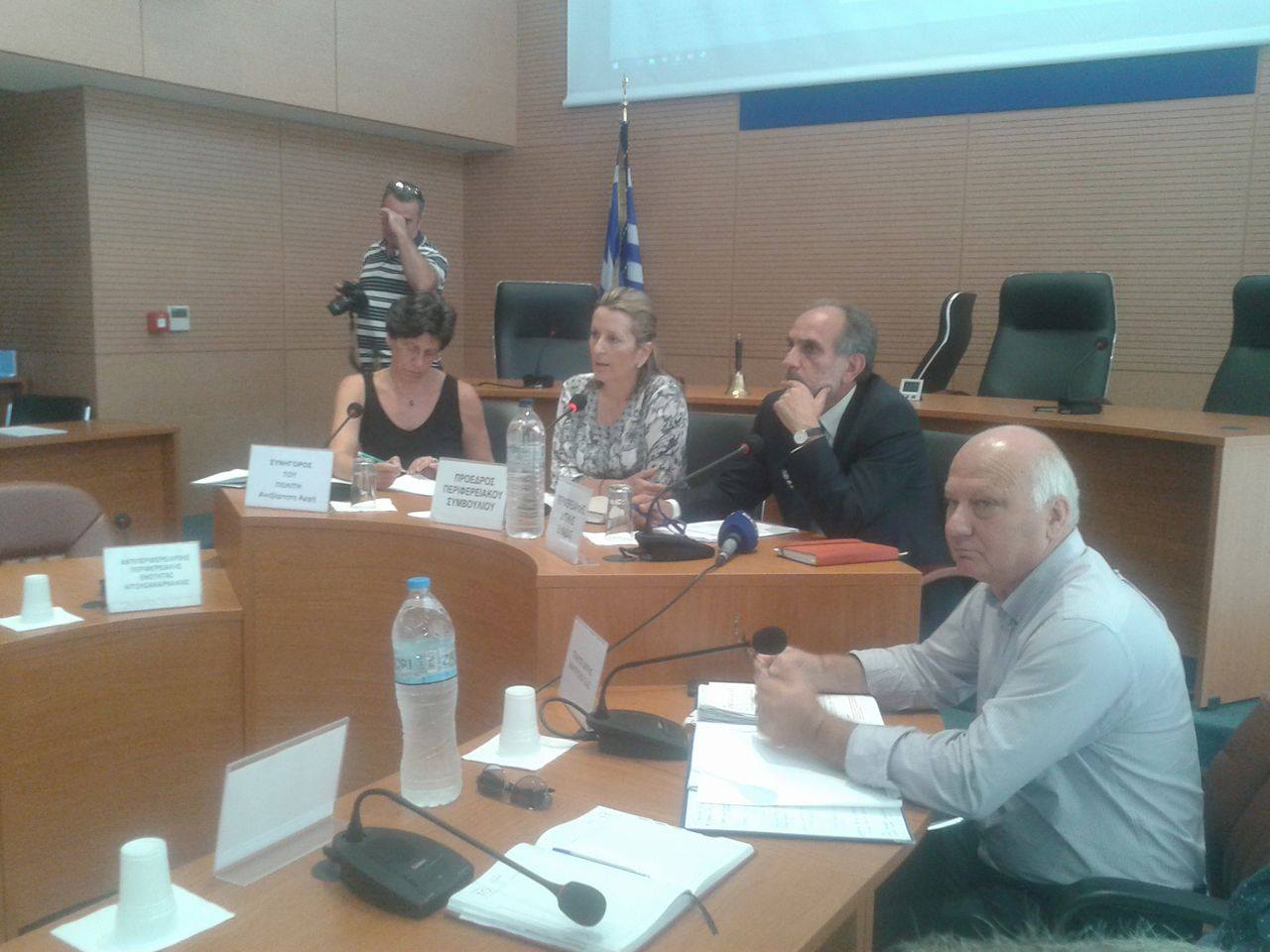 Πάτρα: Ασφυκτικά γεμάτη η αίθουσα στην ημερίδα για τη μεταφορά των μαθητών - Δεκάδες επαγγελματίες οδηγοί παρόντες - ΔΕΙΤΕ ΦΩΤΟΓΡΑΦΙΕΣ