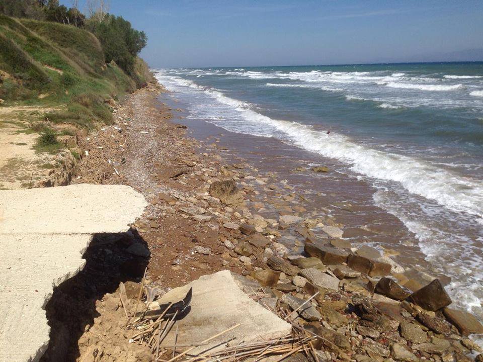 Ακόμα περιμένουν στο Καλαμάκι με τα λύματα στη θάλασσα!