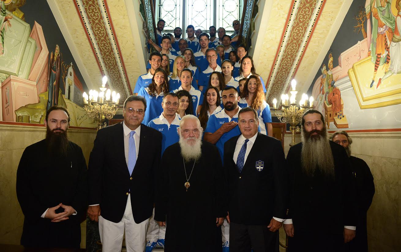 Η ελληνική Ολυμπιακή αποστολή στον Αρχιεπίσκοπο Ιερώνυμο