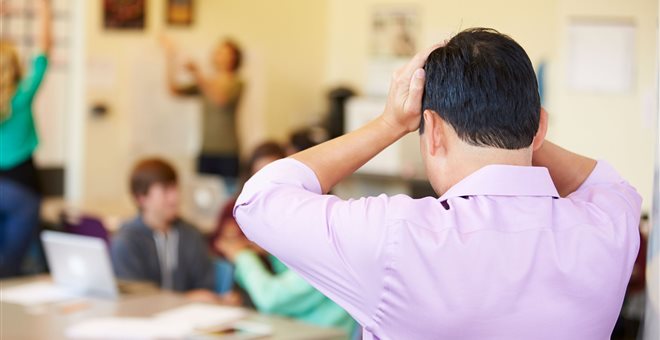 Καθηγητές «έκραζαν» μέσω ίντερνετ τους μαθητές και απολύθηκαν