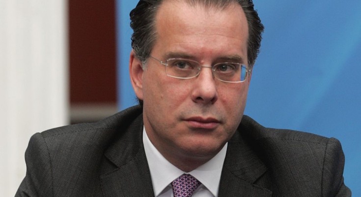 Κουμουτσάκος: Αυταρχική απόπειρα της κυβέρνησης να ελέγξει την ενημέρωση των Ελλήνων