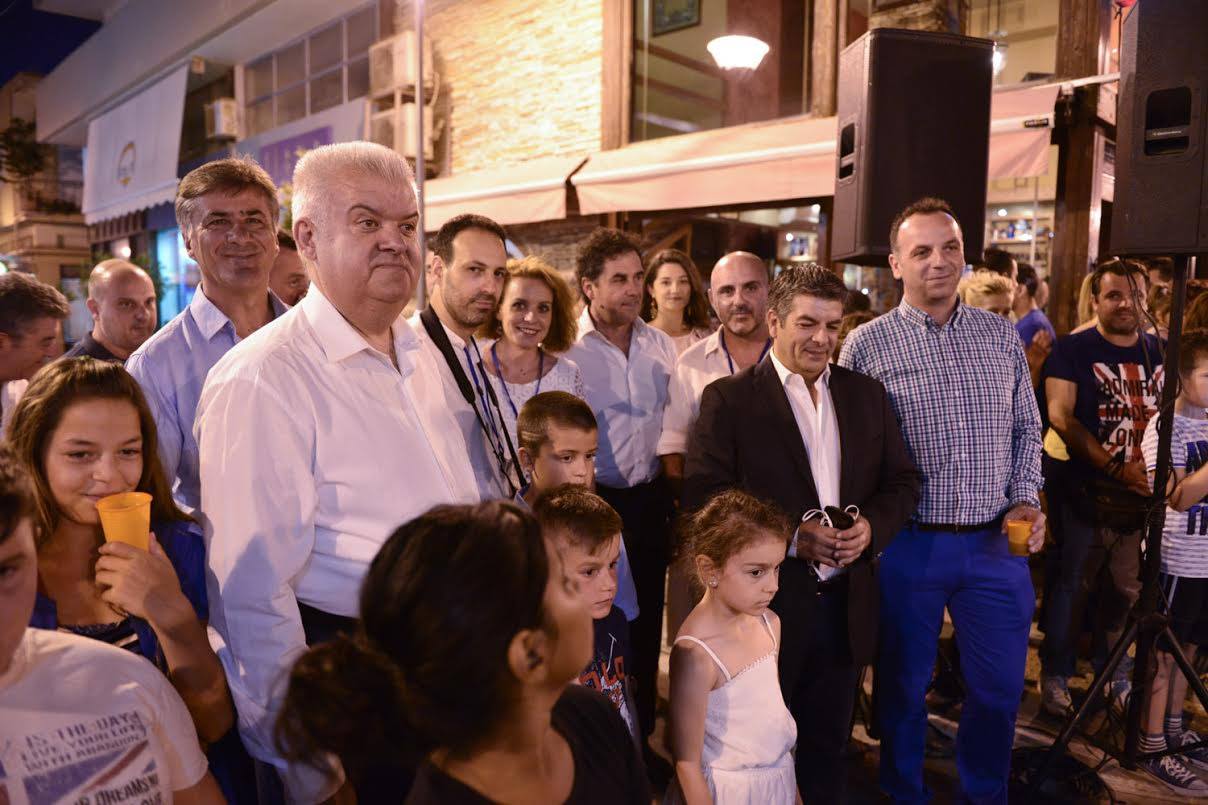 "Ζωηρή" η λευκή νύχτα Δυμαίων - Μεγάλες προσφορές βρήκαν οι καταναλωτές - ΔΕΙΤΕ ΦΩΤΟΓΡΑΦΙΕΣ