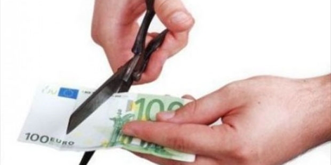 Τα μεγάλα "τσεκούρια" στις συντάξεις-Έπαθαν "εγκεφαλικά" οι συνταξιούχοι στα ΑΤΜ