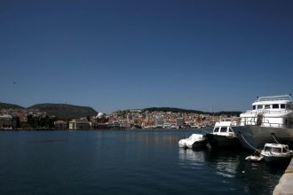 Η Λέσβος έχασε έναν στους τέσσερις τούρκους επισκέπτες