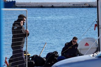 Ιστιοφόρο με 4 βρετανούς προσάραξε σε αμμώδη αβαθή στις Αλυκές Λευκίμμης