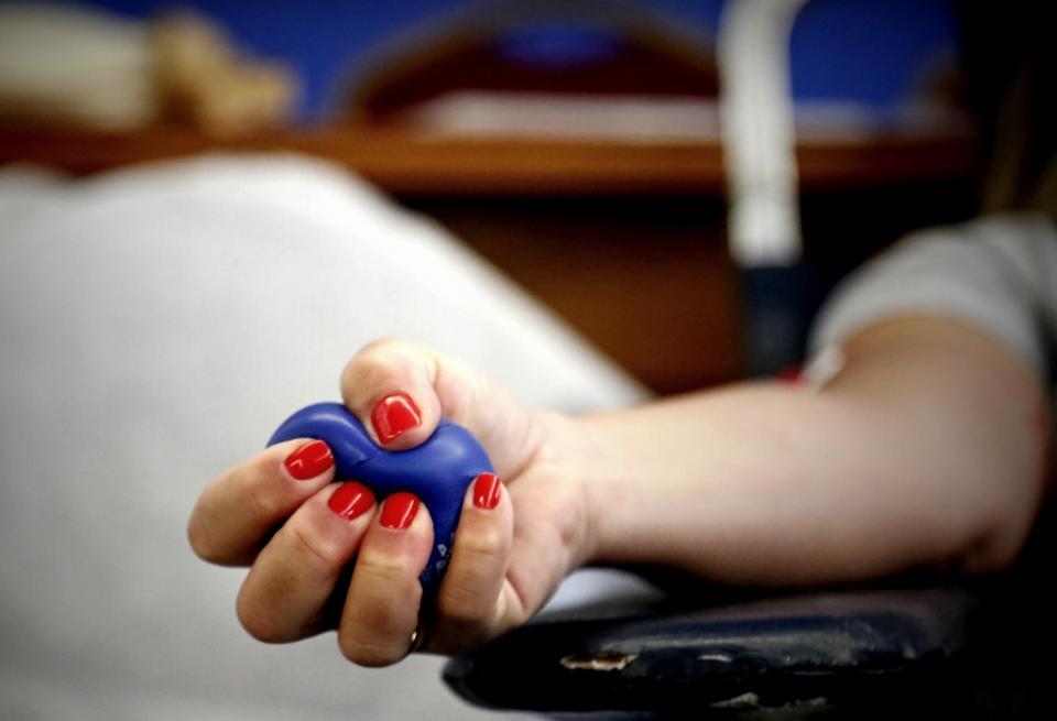 Εθελοντική αιμοδοσία από τον Σύλλογο Εθελοντών Αιμοδοτών του Κέντρου Υγείας Χαλανδρίτσας