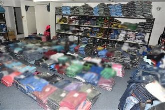 Χιλιάδες «μαϊμού» προϊόντα "τσίμπησαν" οι αρχές πριν βγουν στην αγορά! Μεγάλη επιχείρηση στη Γαστούνη